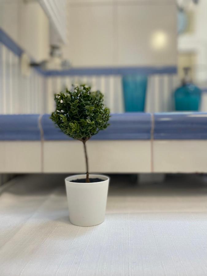 Residenza Chiaia Bed and Breakfast Napoli Esterno foto