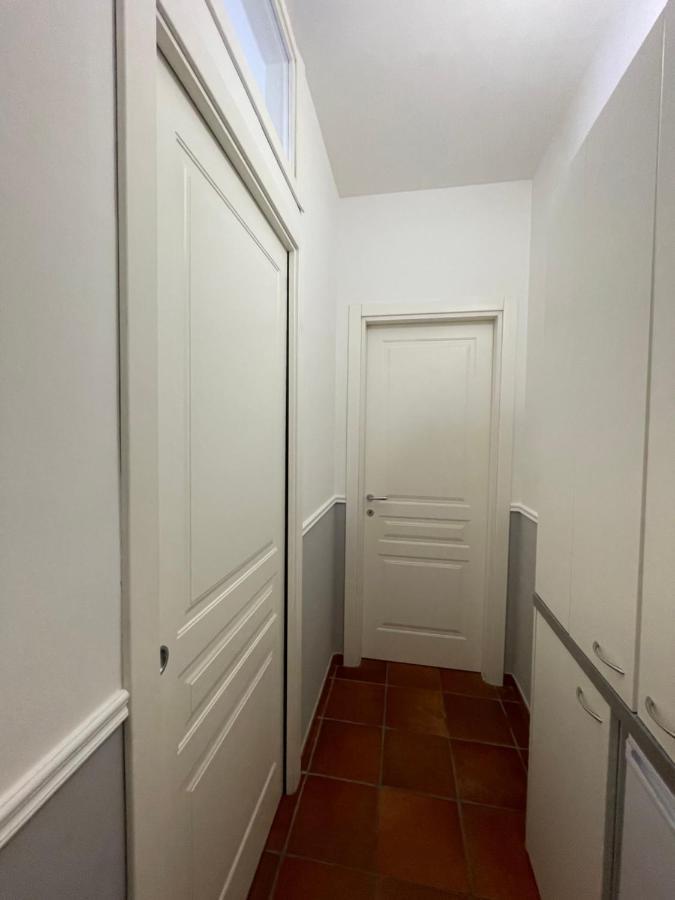 Residenza Chiaia Bed and Breakfast Napoli Esterno foto